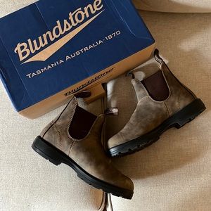 EUC Rustic Brown 585 Blundstone boots